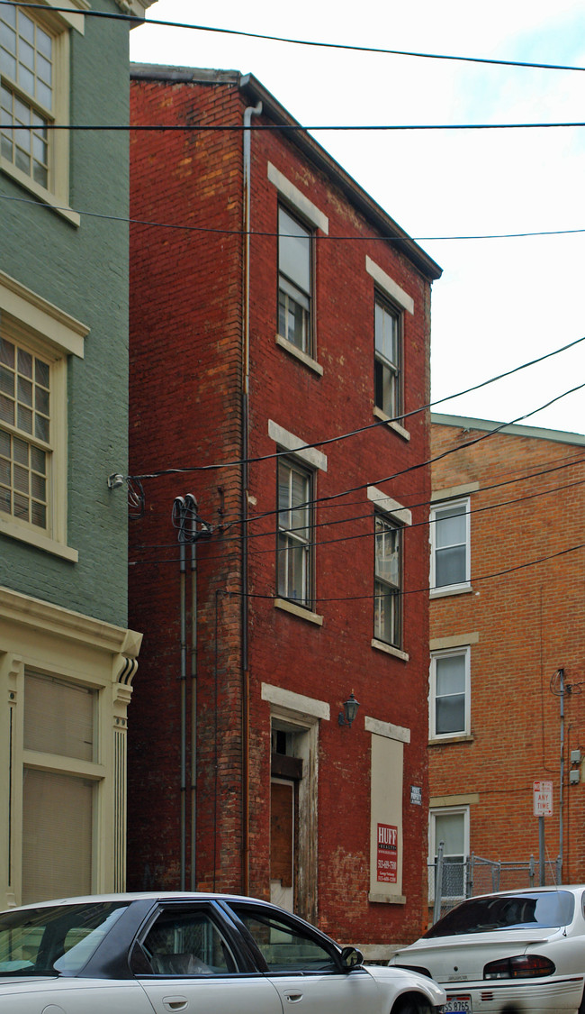 426 E Twelfth St in Cincinnati, OH - Foto de edificio - Building Photo