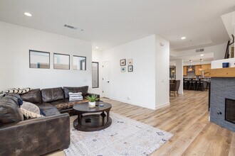 162 Avenida Florencia in San Clemente, CA - Building Photo - Building Photo