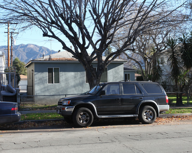 418 S Verdugo Dr in Burbank, CA - Foto de edificio - Building Photo