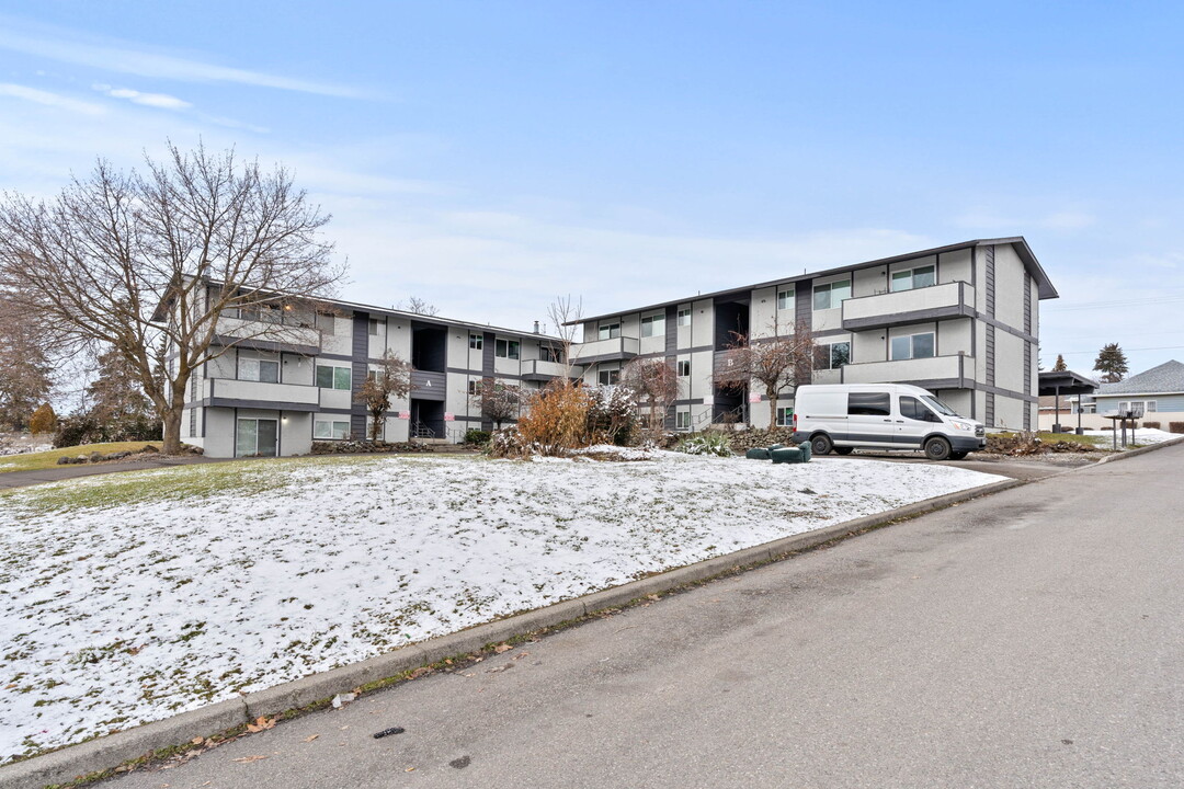 Riverside Pines Apartments in Spokane Valley, WA - Foto de edificio