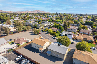 1949 Bristol Ln in Fairfield, CA - Building Photo - Building Photo