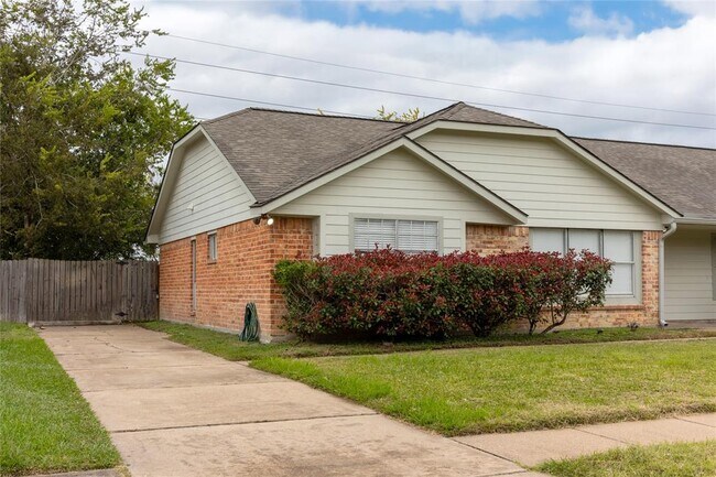 3722 Quiet Pl Dr in Houston, TX - Building Photo - Building Photo