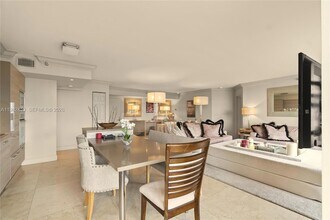 3530 Mystic Pointe Dr, Unit 1714 in Aventura, FL - Building Photo - Building Photo