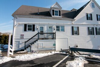 21 Essex St, Unit 1 in Saugus, MA - Building Photo - Building Photo