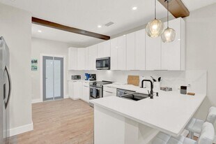 727 Fernwood Dr in West Palm Beach, FL - Building Photo