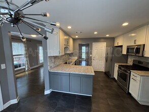 2809 Ashwood Pl in Decatur, GA - Building Photo - Building Photo