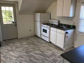861 Brackenridge Ave, Unit Rear in Brackenridge, PA - Building Photo