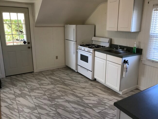 861 Brackenridge Ave, Unit Rear