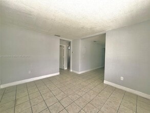 15800 NW 39th Pl in Opa Locka, FL - Building Photo - Building Photo