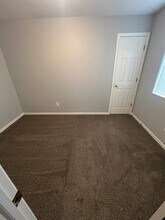 5531 Andrews Dr, Unit apt3 in Roscoe, IL - Foto de edificio - Building Photo