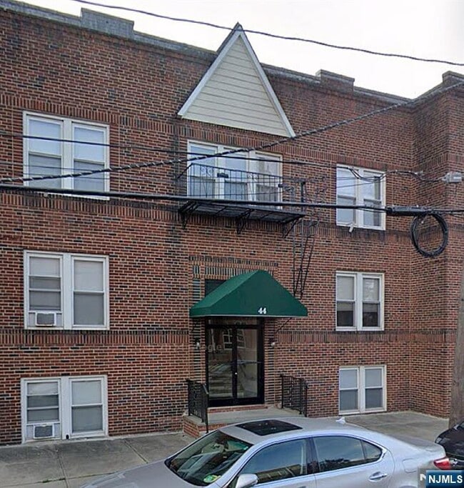 property at 44 Beech St