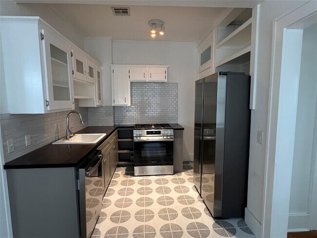 3019 N Robinson Ave-Unit -3021 1/2 in Oklahoma City, OK - Building Photo - Building Photo