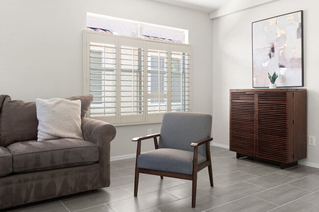 3437 E Tonto Ln in Phoenix, AZ - Building Photo - Building Photo