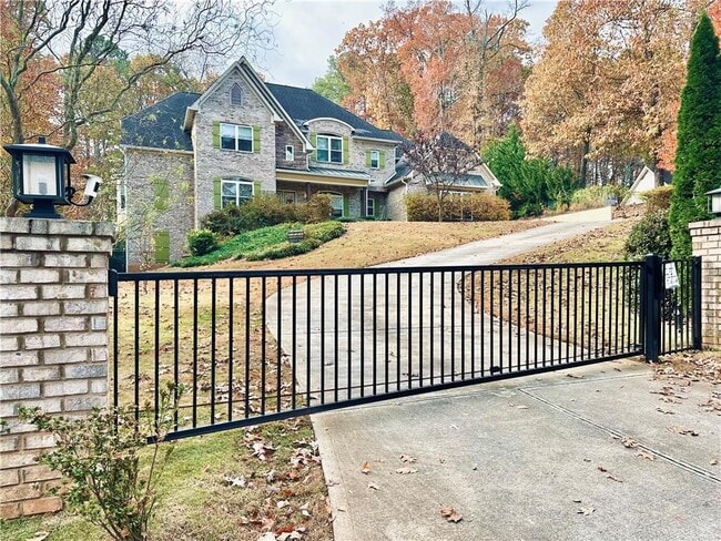 property at 3232 Brookview Rd