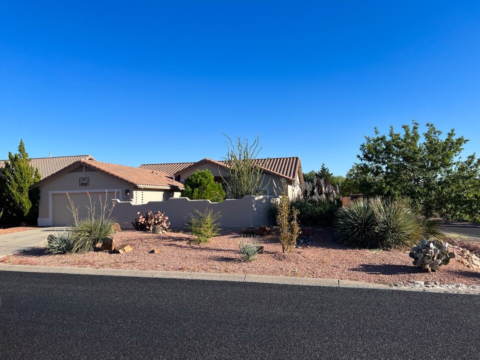 6305 Juniper Wind Dr in Cornville, AZ - Foto de edificio