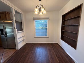 Charming 3BD Pool Home in Van Nuys | 2-Car Garage + Washer/Dryer + Central A/C, Unit 302 in Los Angeles, CA - Foto de edificio - Building Photo