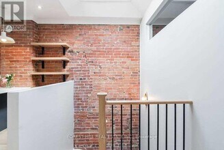 1216 Dundas St W in Toronto, ON - Building Photo - Building Photo