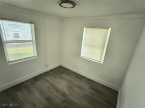 3343-3347-3347 Dora St in Ft. Myers, FL - Foto de edificio - Building Photo