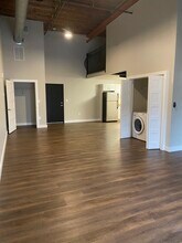 108 Adams St, Unit 114 in Leominster, MA - Foto de edificio - Building Photo