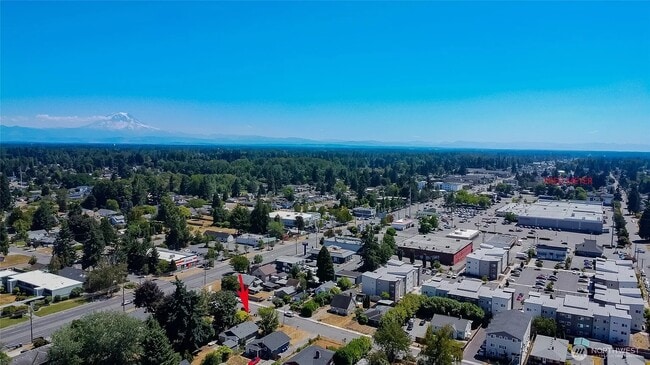 213 S 70th St in Tacoma, WA - Foto de edificio - Building Photo