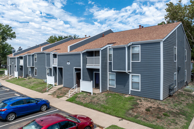 Westlink Village in Wichita, KS - Foto de edificio - Building Photo