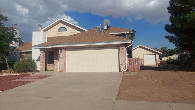 2308 Alan Duncan Ln in El Paso, TX - Foto de edificio - Building Photo