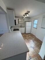 7850 Byron Ave in Miami Beach, FL - Building Photo