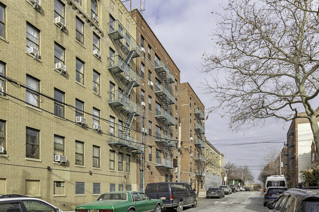 1437 Shakespeare Ave in Bronx, NY - Building Photo - Building Photo