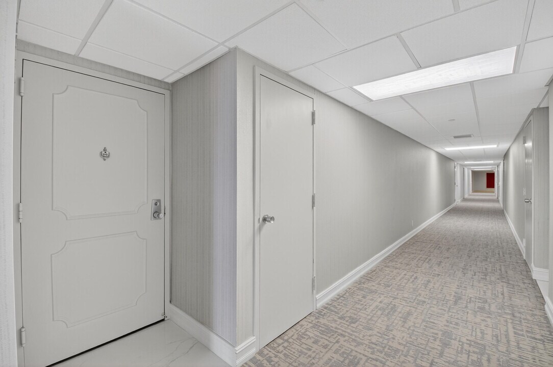 4750 S Ocean Blvd in Highland Beach, FL - Building Photo