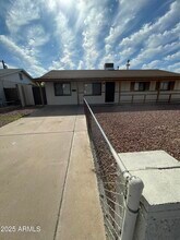 3632 N 79th Ave in Phoenix, AZ - Foto de edificio - Building Photo
