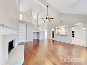 1533 Mill Creek Dr in Desoto, TX - Foto de edificio - Building Photo