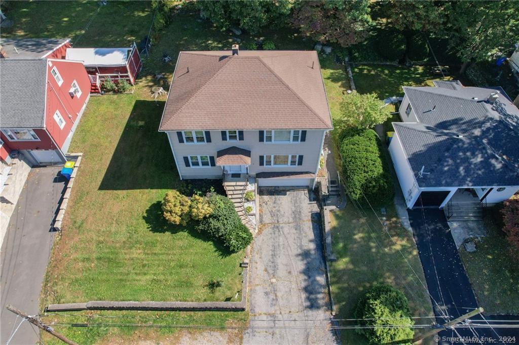 82 Middlefield Ave, Unit 2 in Waterbury, CT - Building Photo