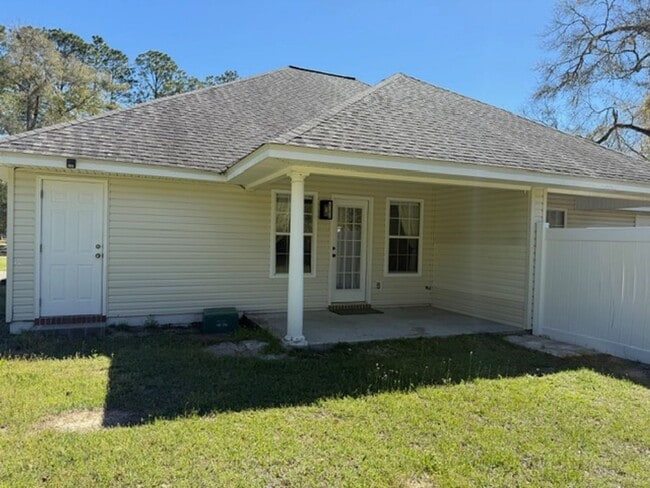 282 Fulton Harvey Rd in Crawfordville, FL - Building Photo - Building Photo