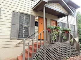 627 Delmar Ave SE, Unit B in Atlanta, GA - Building Photo