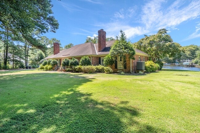property at 453 Discovery Rd