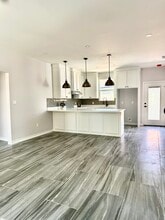 1110 E Madison Ave, Unit A AND B in Harlingen, TX - Foto de edificio - Building Photo