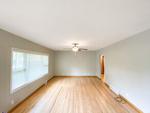 144 S Franklin Ave in Ames, IA - Building Photo - Building Photo