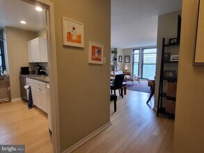 135 S 19th St in Philadelphia, PA - Building Photo - Building Photo