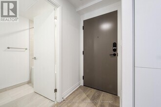 4015 The Exchange in Mississauga, ON - Building Photo - Building Photo