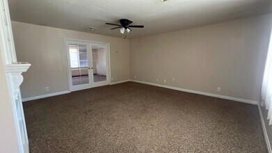 1109 W Ave J 9 in Lancaster, CA - Foto de edificio - Building Photo