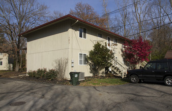 Fenway Pines Apartments in Columbus, OH - Building Photo - Building Photo