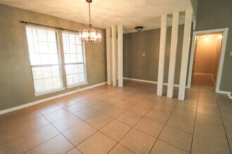 14614 Parksite Woods in San Antonio, TX - Building Photo - Building Photo