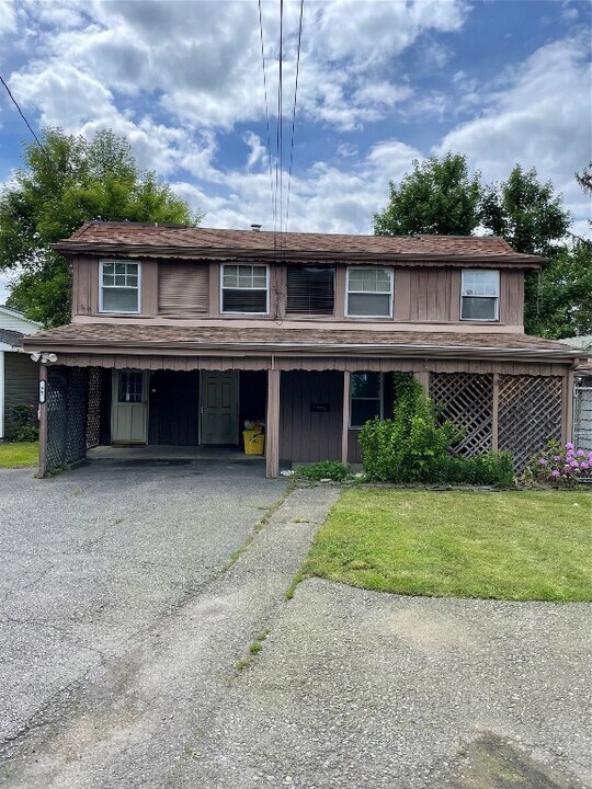 75 N Baldwin St in Johnson City, NY - Building Photo