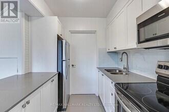 7555 Goreway Dr in Mississauga, ON - Building Photo - Building Photo