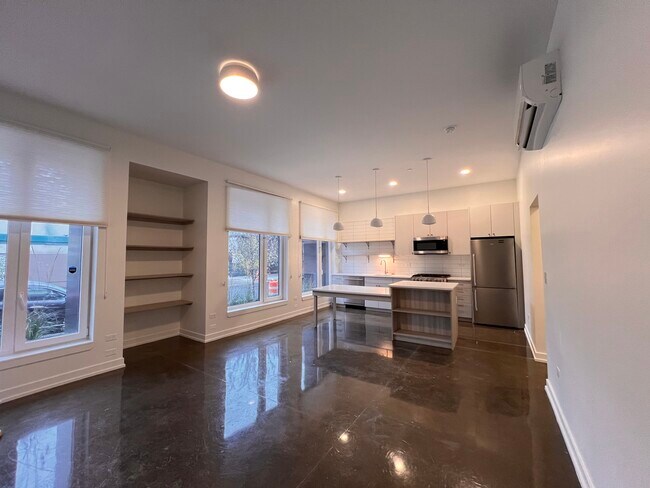 1131 W Winona St in Chicago, IL - Building Photo - Building Photo