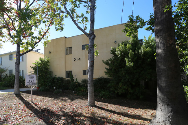 214 E Dryden St in Glendale, CA - Foto de edificio - Building Photo