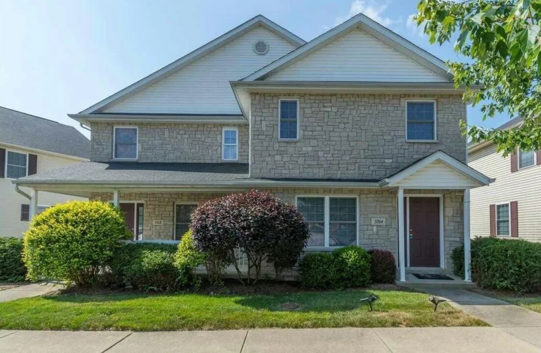 3764 E Cobble Creek Dr in Bloomington, IN - Building Photo