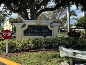 12581 Equestrian Cir in Ft. Myers, FL - Building Photo - Building Photo