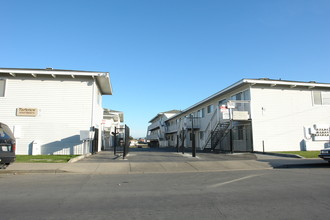 Park View Apartments in Salinas, CA - Building Photo - Building Photo