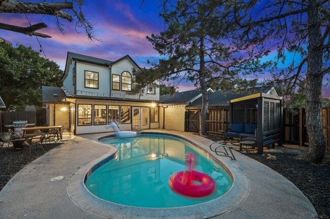 property at 1825 Arundel Dr